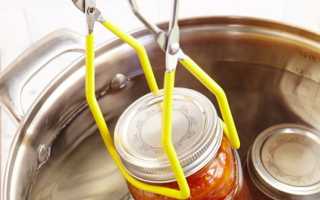 Как стерилизовать банки в кастрюле с водой пустые, с заготовками пошагово